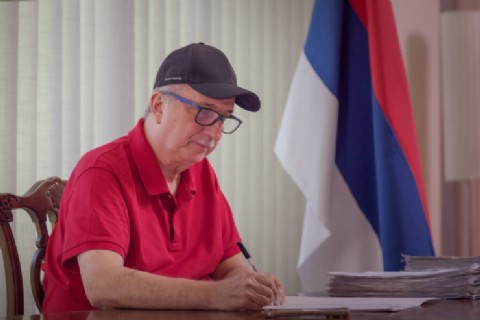 Passalacqua eliminó 114 cargos de la estructura provincial para “seguir eficientizando el estado y cuidar la plata"