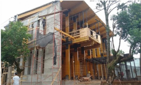 Obrero herido tras caer de 12 metros en Oberá