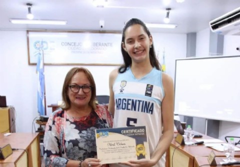 Jugadora de básquet de 15 años fue declarada Ciudadana Destacada en Eldorado