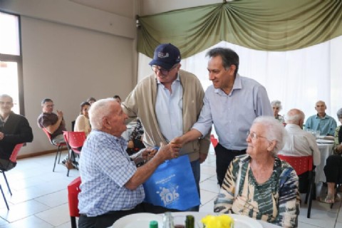 En el marco del 106° aniversario de Montecarlo, Passalacqua participó de un almuerzo con pioneros y sus familias