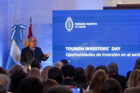 Misiones presentó su potencial turístico y productivo ante inversores internacionales en FITUR 2026