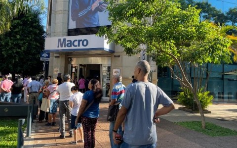 El gobernador Passalacqua confirmó el cronograma de pago de salarios para estatales