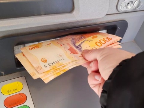 La Provincia confirmó la acreditación de haberes con aumentos para trabajadores activos y jubilados del Estado