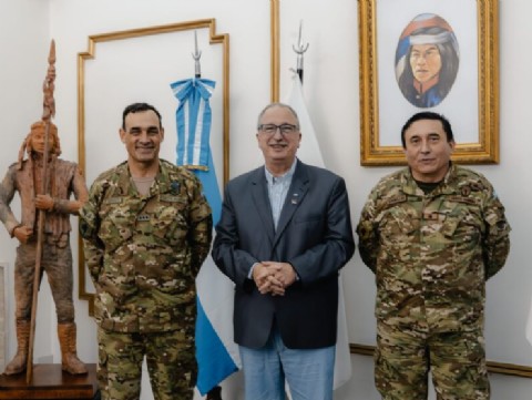Passalacqua recibió al coronel Carlos Surraco, nuevo comandante de la XII Brigada de Monte