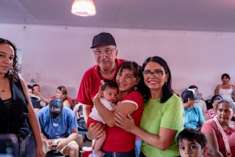 VIDEO | Familias de Santa Ana recibieron títulos de propiedad y constancias de ocupación en manos del gobernador