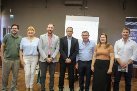 Misiones gestiona ampliar el horario de balsa con Brasil para fortalecer comercios y eventos regionales