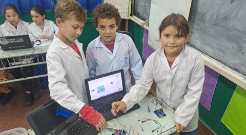 Sumá tu Escuela: Más de 300 instituciones se suman al programa de educación digital con talleres de IA y robótica