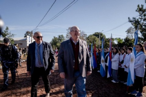 Passalacqua acompañó el aniversario de El Alcázar y recorrió el nuevo CAPS de la localidad