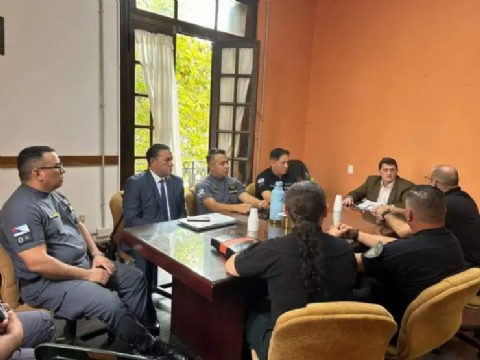 Safrán lideró una reunión para mejorar las condiciones de trabajo de la Policía y el Servicio Penitenciario