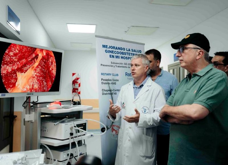 El gobernador Passalacqua recibió equipamiento clave de videolaparoscopía para potenciar el Hospital René Favaloro