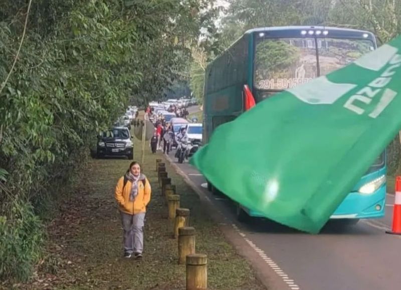Continúa la protesta sindical en el acceso a las Cataratas del Iguazú