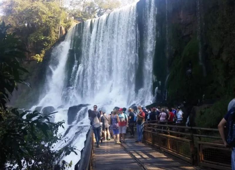 Buscan habilitar de forma parcial el circuito inferior de las Cataratas del Iguazú
