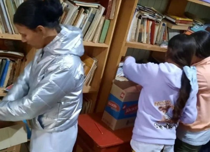 Por la falta de espacio, escuela de San Pedro dona sus libros