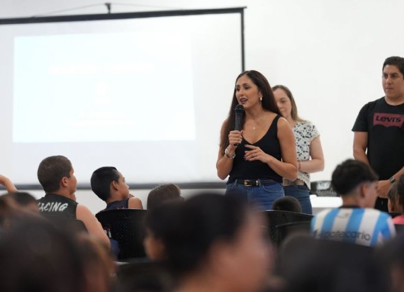Gran éxito en la Jornada de Prevención de Grooming en Apóstoles