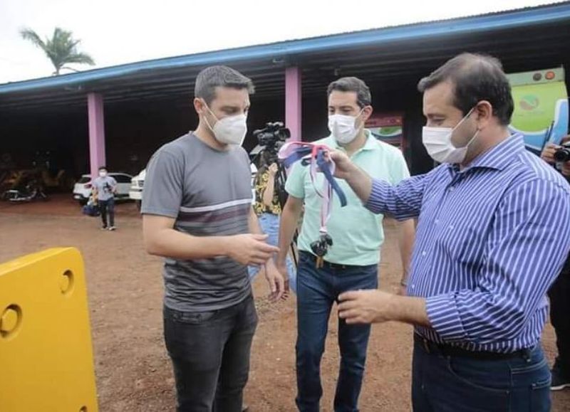El gobernador visitó San Javier para entregar nuevo equipamiento vial a la Municipalidad