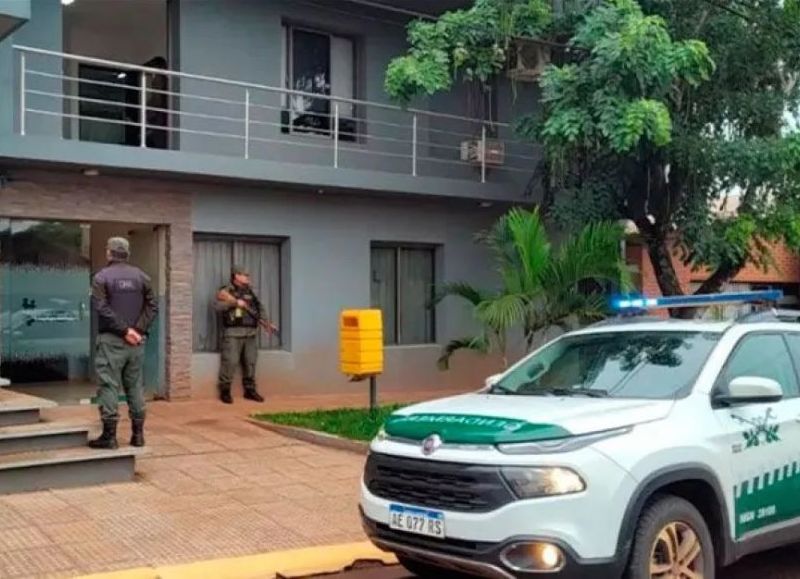 Procesan a una policía, una médica y una pareja por supresión de identidad en Cerro Azul