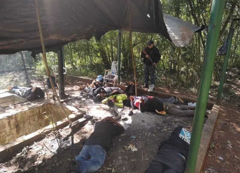 VIDEO | Iguazú: desbaratan banda narco que se ocultaba en el monte