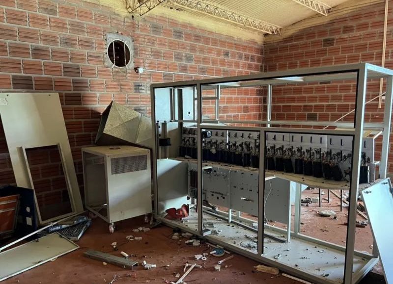 Robaron y vandalizaron la planta transmisora de una radio en Posadas