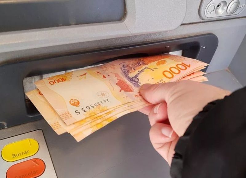 La Provincia confirmó la acreditación de haberes con aumentos para trabajadores activos y jubilados del Estado