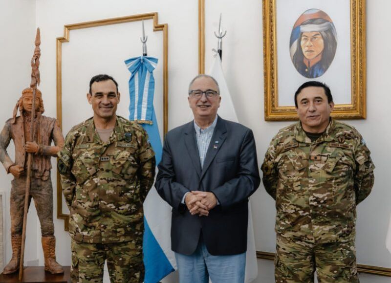 Passalacqua recibió al coronel Carlos Surraco, nuevo comandante de la XII Brigada de Monte