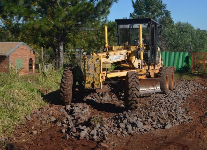 Posadas avanza con obras viales y tareas de mantenimiento en distintos barrios de la ciudad