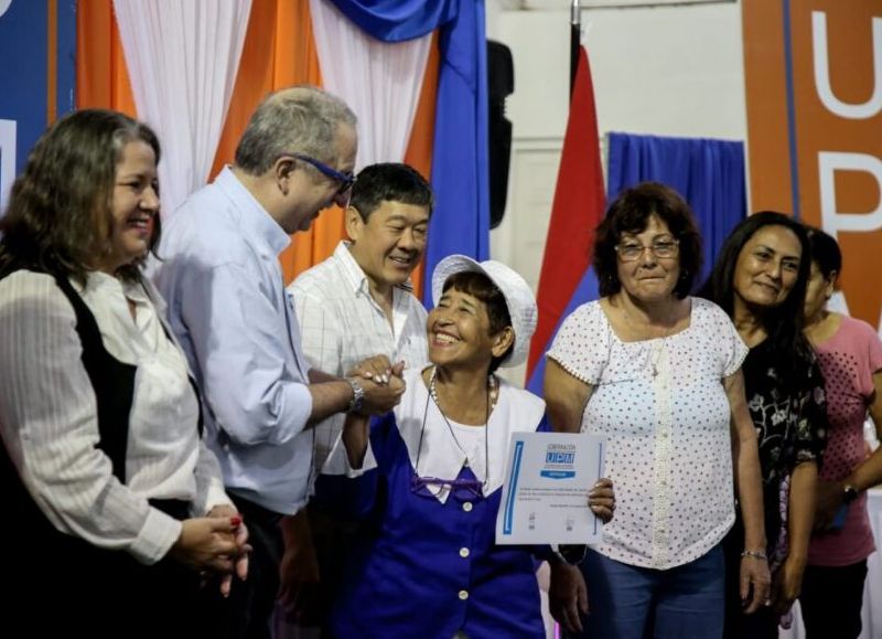 Más de 800 egresados recibieron sus certificados en la Universidad Popular de Misiones