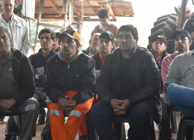 Trabajadores de aserraderos reciben capacitación de afilado en Apóstoles