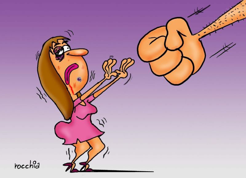 Atacó a su madre y cortó a un policía con una botella rota