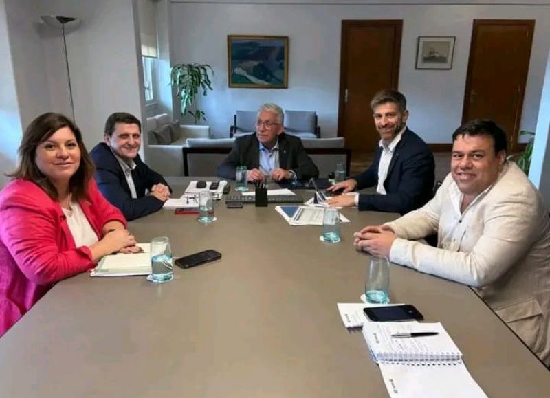El ministro Adolfo Safrán recibió a funcionarios de la Secretaría de Obras Públicas de Nación