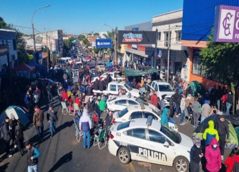 Posadas: un fiscal advirtió que se están cometiendo varios delitos en la protesta policial