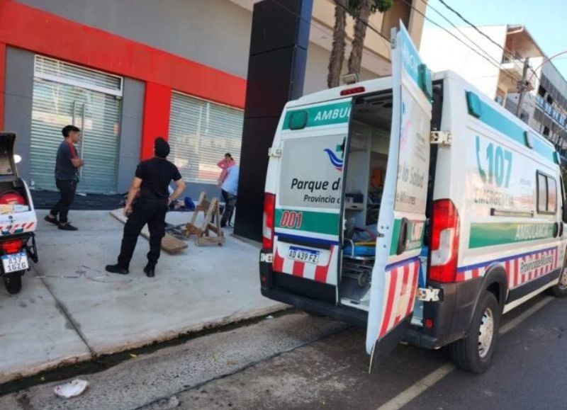 Posadas: se desmoronó una estructura y dos trabajadores cayeron desde cuatro metros de altura