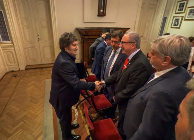 Passalacqua participó en la cumbre convocada por el presidente Javier Milei en Casa Rosada