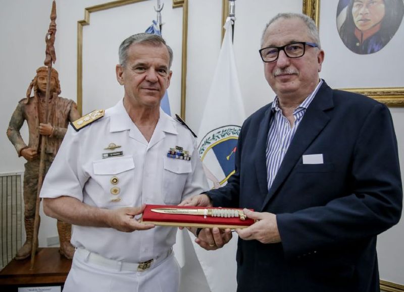 Passalacqua recibió al comandante a cargo del área naval fluvial de la Armada Argentina