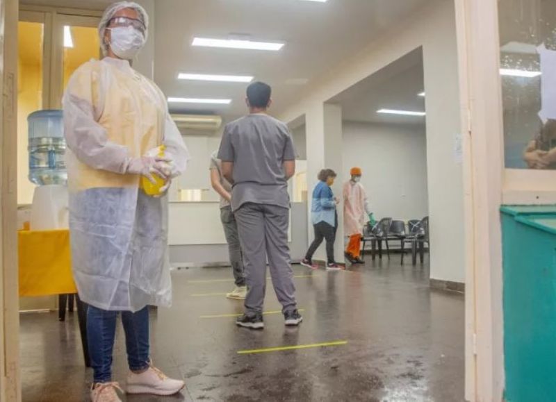 La provincia reportó 4 muertos y 121 nuevos casos positivos de COVID-19