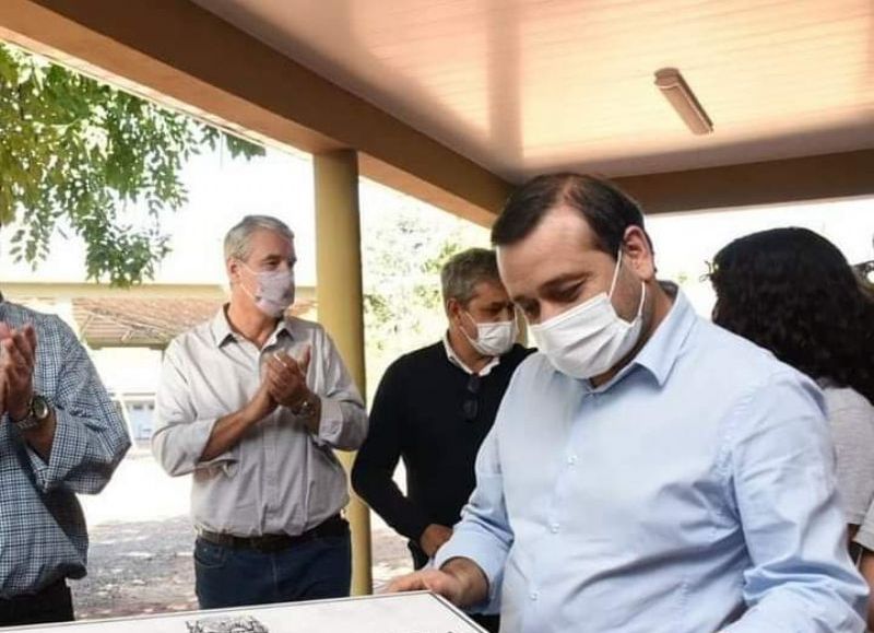 Oscar Herrera Ahuad asistió a la inauguración de las refacciones de la EFA en San Ignacio