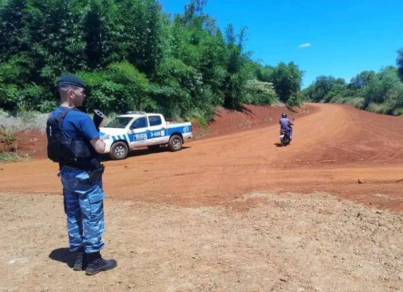 Policías en acción: aumentan los controles rurales en Apóstoles por las fiestas