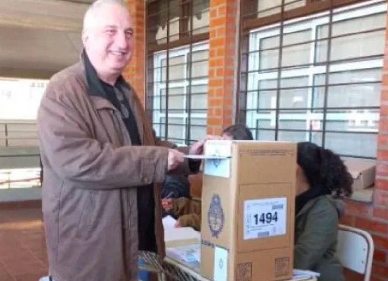 #Elecciones2023: El gobernador electo Hugo Passalacqua cumplió con su deber cívico y emitió su voto