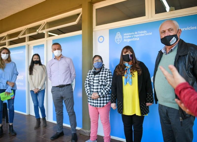 El vicegobernador visitó en Roca una oficina de capacitación