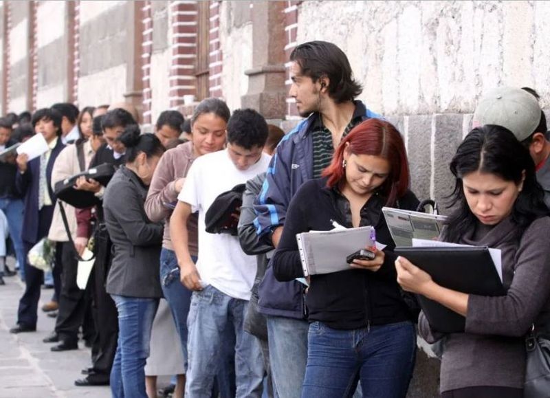Asisten a jóvenes que se encuentran desempleados en la búsqueda de trabajo formal