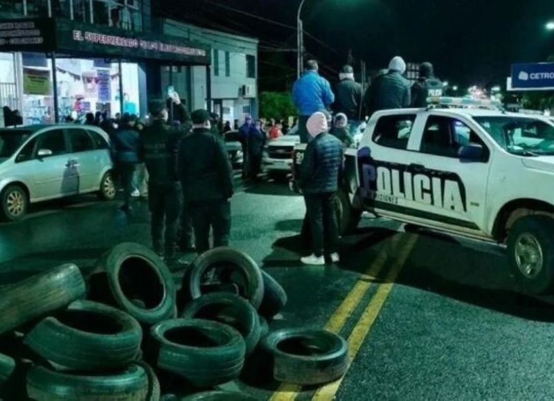 Policías no respondieron a una llamada de auxilio porque los patrulleros estaban en la protesta